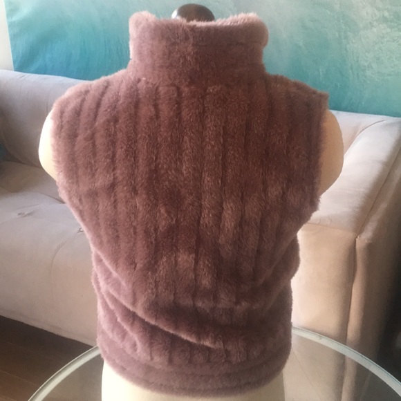 Pink Faux Fur Vest - Picture 4 of 10